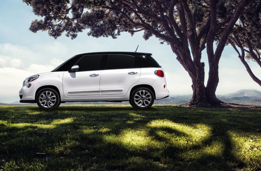  Fiat 500L 2013 года  (US) (фото 10 из 40)